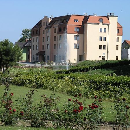 Hotel Sportwerk Tyniec Maly Εξωτερικό φωτογραφία