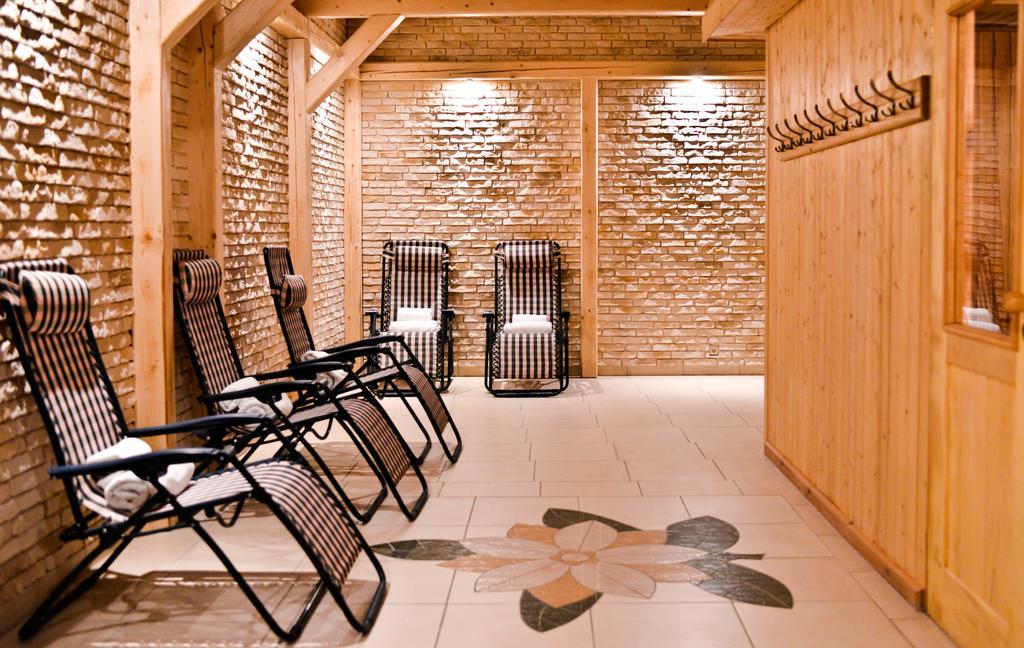 Hotel Sportwerk Tyniec Maly Εξωτερικό φωτογραφία