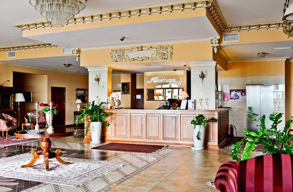 Hotel Sportwerk Tyniec Maly Εξωτερικό φωτογραφία
